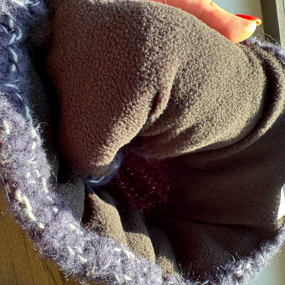 Cozy Blue Knit Pom-Pom Beanie - Picture 5 of 6